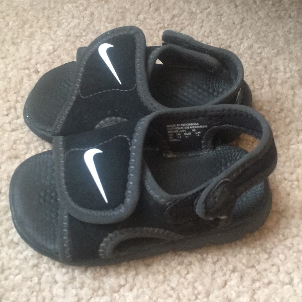 Nike sandals 5c